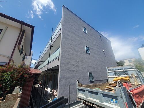 神奈川県大和市大和南１丁目 3階建 
