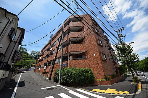 東京都多摩市豊ヶ丘１丁目 4階建