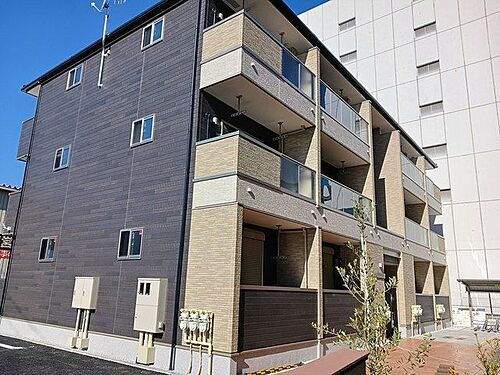 神奈川県厚木市温水 3階建
