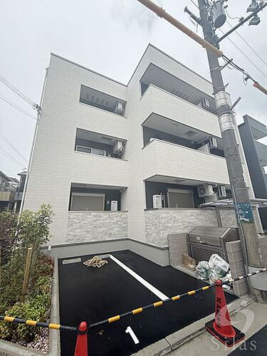 大阪府堺市堺区南清水町１丁 3階建