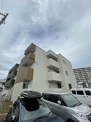 大阪府門真市大倉町 3階建 築3年9ヶ月