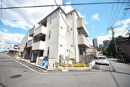 東京都八王子市南大沢１丁目 3階建