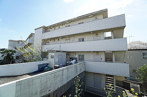 パレ・ドール稲田堤ＩＩ 4階建