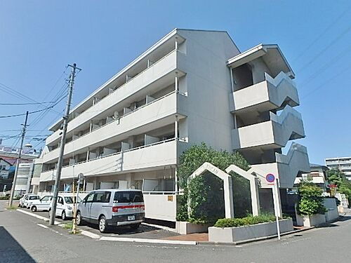 東京都多摩市豊ヶ丘１丁目 4階建