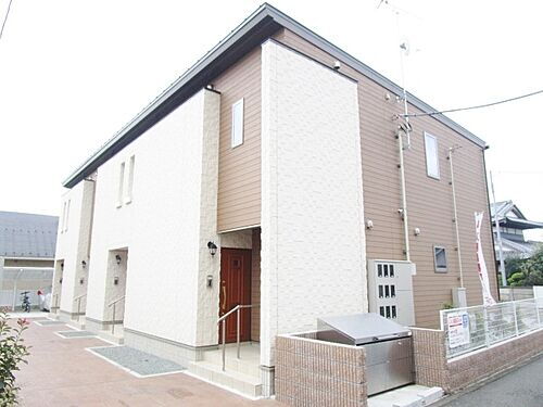 神奈川県伊勢原市石田 2階建