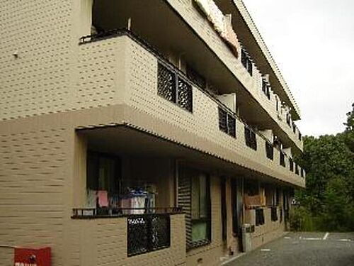兵庫県伊丹市池尻６丁目 3階建 築30年8ヶ月