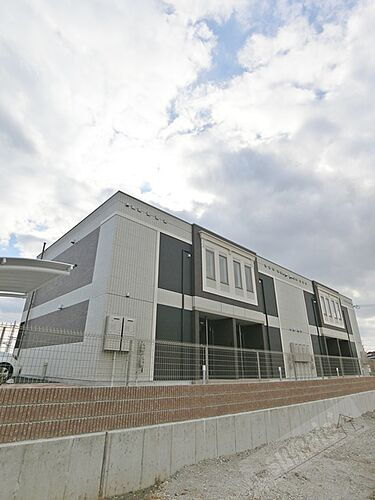 和歌山県和歌山市太田 2階建