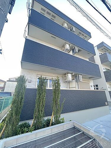 兵庫県伊丹市稲野町１丁目 3階建 築2年9ヶ月