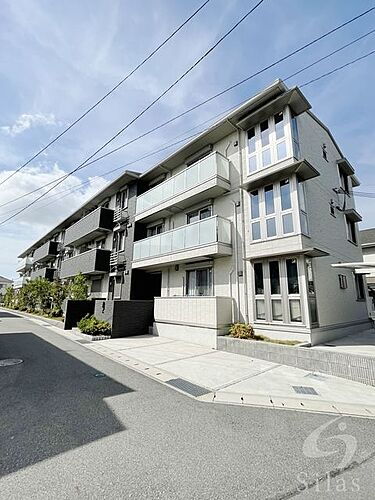 兵庫県明石市沢野南町３丁目 3階建