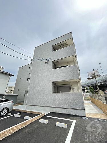 大阪府豊中市螢池西町１丁目 3階建