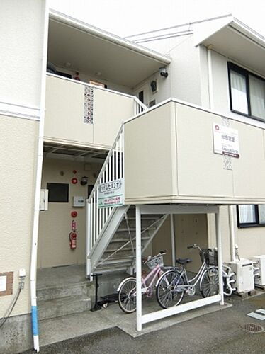 神奈川県伊勢原市串橋 2階建 築35年8ヶ月
