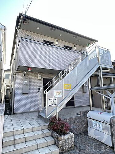 兵庫県宝塚市泉町 2階建