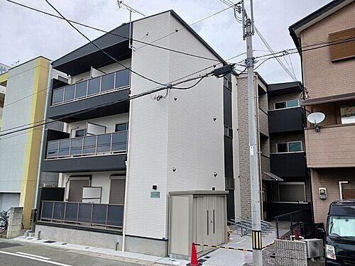 大阪府高石市加茂４丁目  3階建