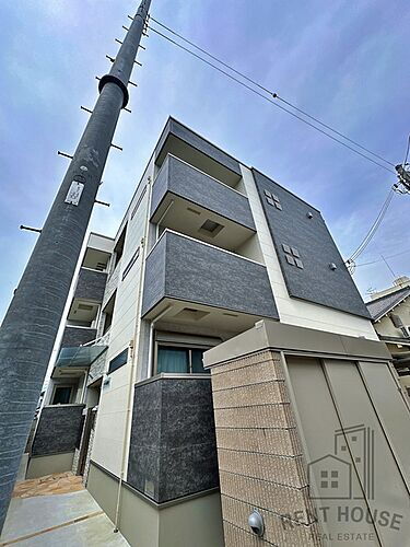 大阪府高石市高師浜３丁目 3階建 築1年10ヶ月