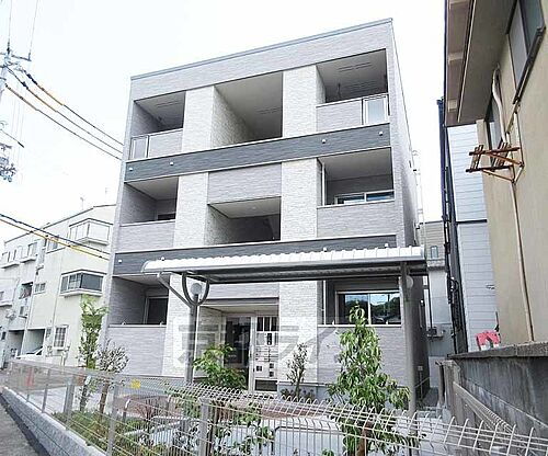 京都府京都市山科区栗栖野打越町 3階建 築2年2ヶ月