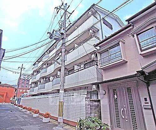 京都府京都市山科区御陵中内町 4階建