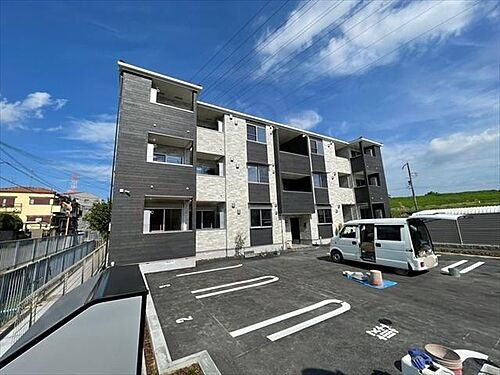 大阪府高槻市大塚町３丁目 3階建 