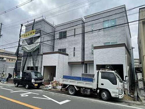 大阪府豊中市上新田４丁目 3階建 