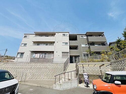 大阪府高槻市古曽部町５丁目 3階建 築7年8ヶ月