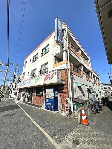 山田フードビル 3階建