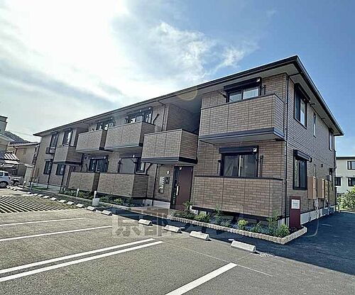 京都府亀岡市荒塚町２丁目 築2年7ヶ月 2階建