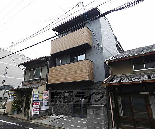 京都府京都市伏見区深草北鍵屋町 築2年10ヶ月 3階建