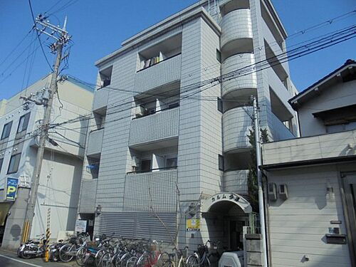 兵庫県西宮市津門宝津町 4階建