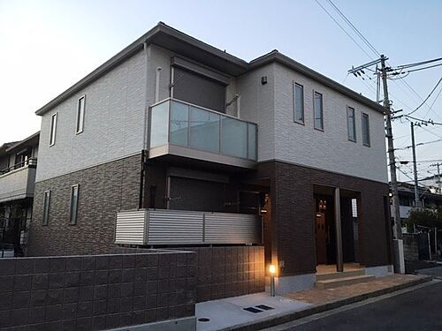 兵庫県尼崎市大島１丁目 2階建 築8年9ヶ月