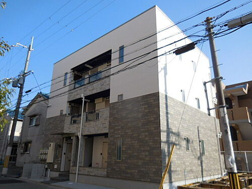 兵庫県尼崎市南武庫之荘２丁目 築4年10ヶ月 3階建