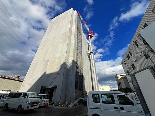 大阪府東大阪市新家東町  13階建