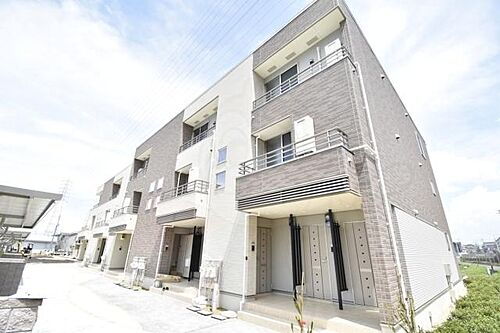 大阪府和泉市葛の葉町１丁目 3階建 築7年5ヶ月