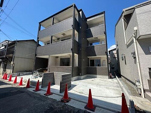 大阪府泉大津市若宮町 築3年6ヶ月 3階建