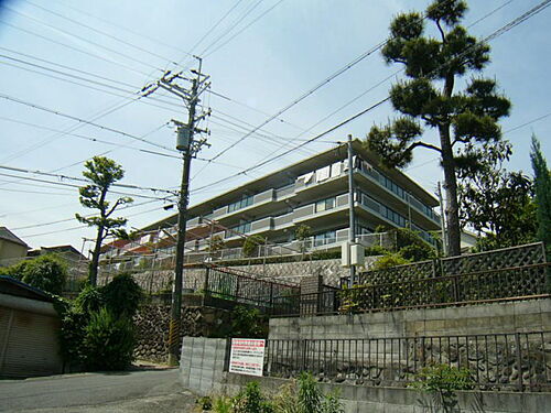 兵庫県川西市花屋敷１丁目 賃貸マンション