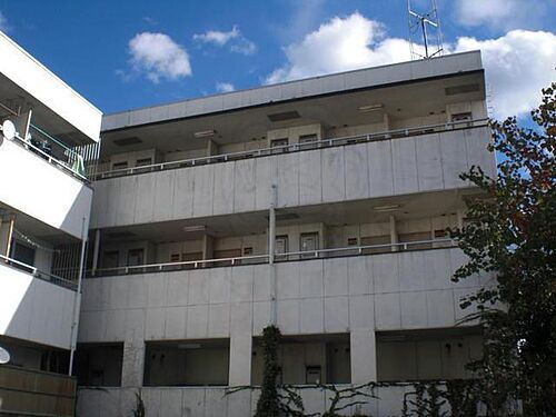 第一柿本ハイツ 3階建