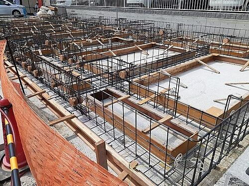 大阪府吹田市南吹田５丁目 築1年11ヶ月 3階建