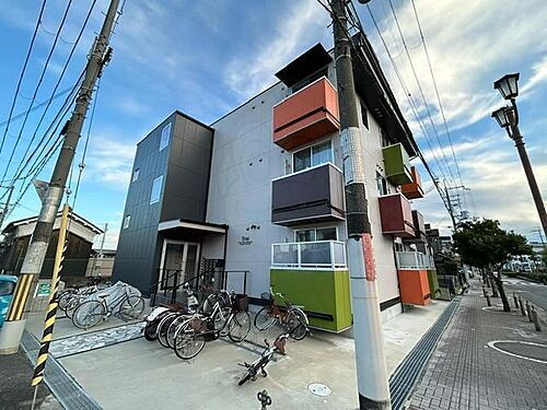 大阪府枚方市中宮西之町 築3年10ヶ月 3階建