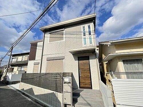 兵庫県尼崎市富松町１丁目 2階建