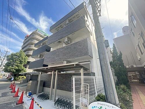 大阪府大阪市平野区長吉長原４丁目 3階建 築1年9ヶ月