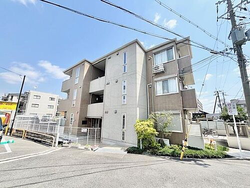 大阪府茨木市西中条町 築11年6ヶ月 3階建