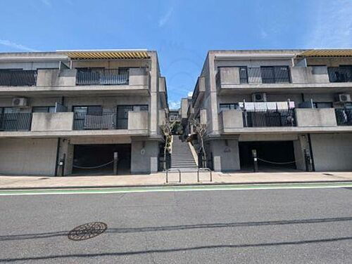 大阪府茨木市南春日丘３丁目 4階建 築27年4ヶ月