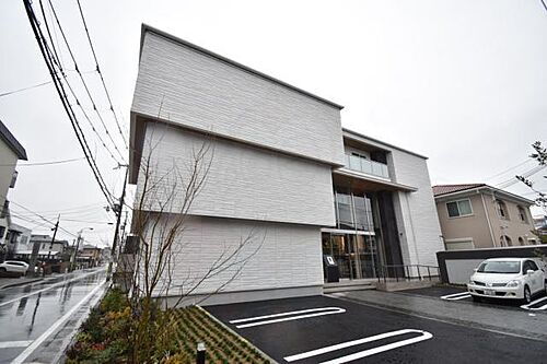 大阪府堺市堺区向陵西町３丁 3階建 築5年5ヶ月