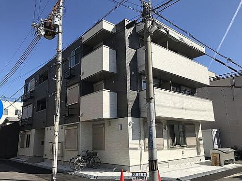 兵庫県尼崎市杭瀬本町１丁目 3階建