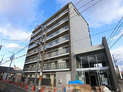 京都府京都市下京区梅小路高畑町 7階建