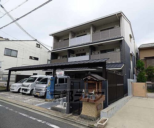 京都府京都市中京区御池通新シ町西入大文字町 3階建