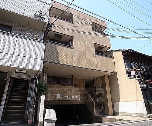 京都府京都市中京区猪熊通三条上る姉猪熊町 築35年1ヶ月 3階建