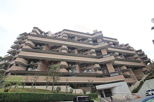 インペリアル千里青葉丘