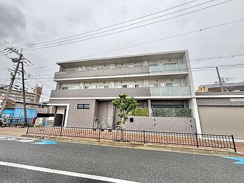 大阪府摂津市千里丘４丁目 築3年11ヶ月 3階建