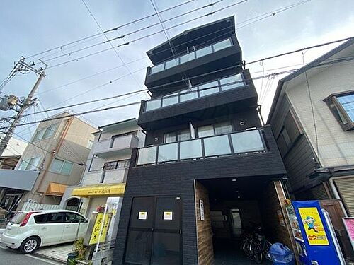 大阪府豊中市服部南町３丁目 4階建