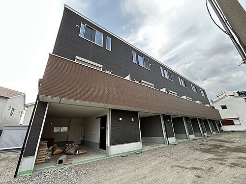 兵庫県尼崎市神崎町  3階建