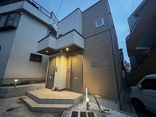 兵庫県神戸市中央区山本通４丁目 築5年3ヶ月 2階建